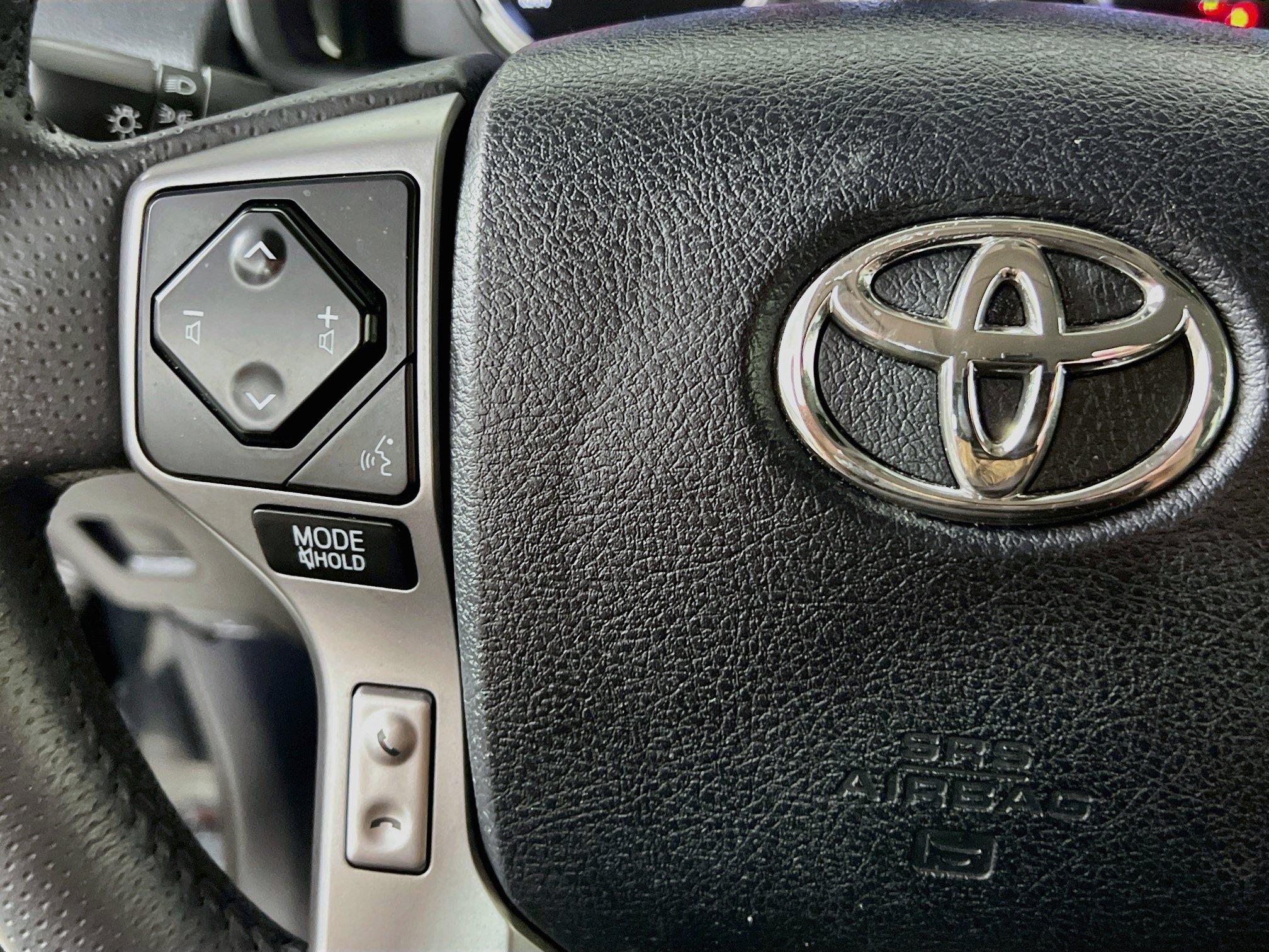 Used 2022 Toyota 4Runner Limited AWD/4WD image 19