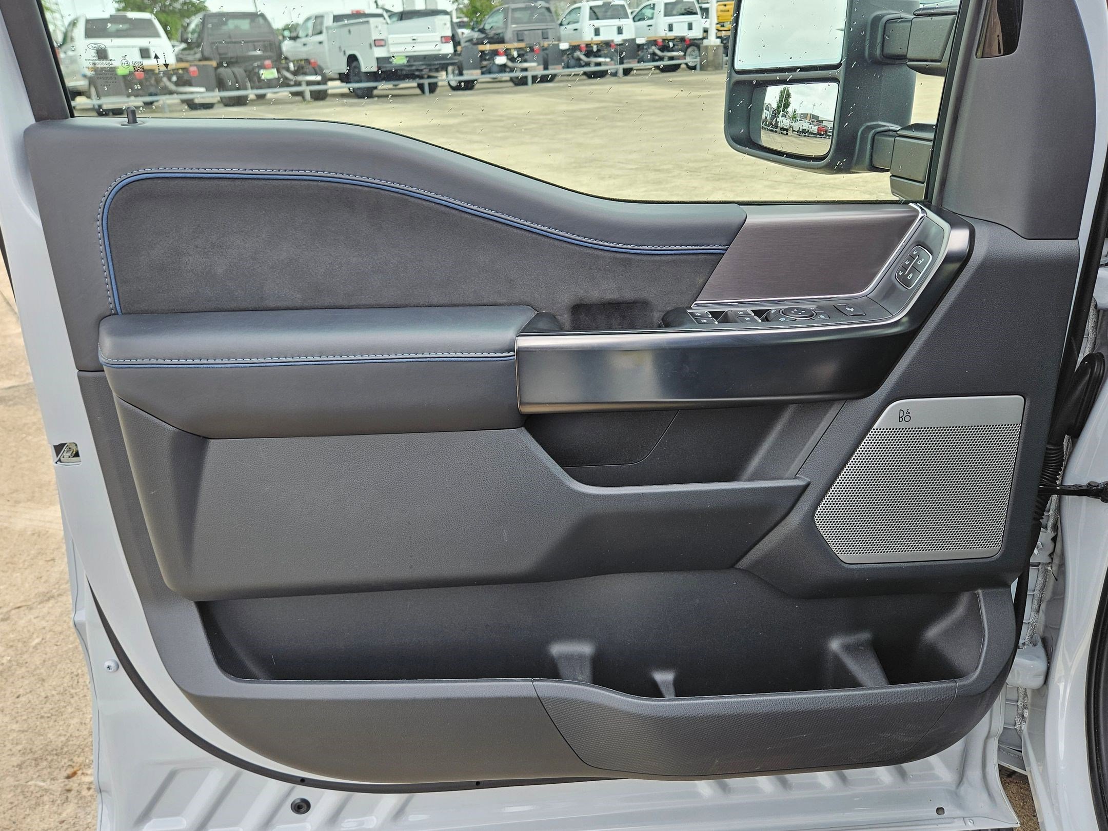 Used 2025 Ford F150 Platinum AWD/4WD image 14