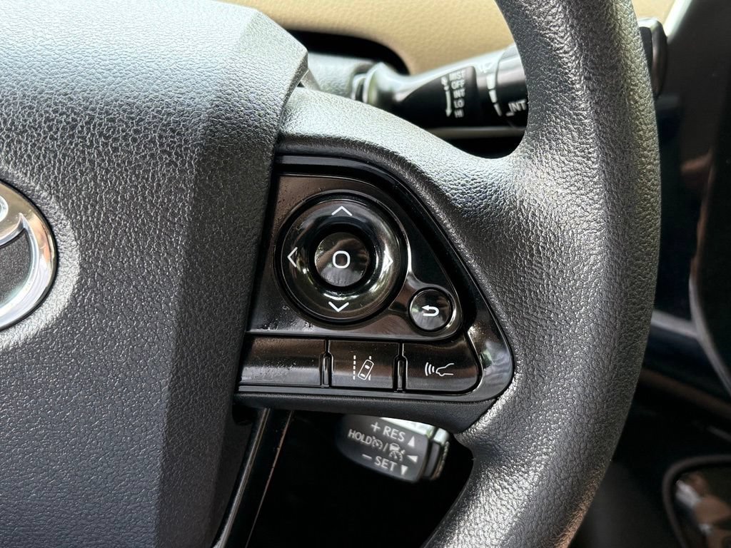 Used 2019 Toyota Prius LE FWD image 29