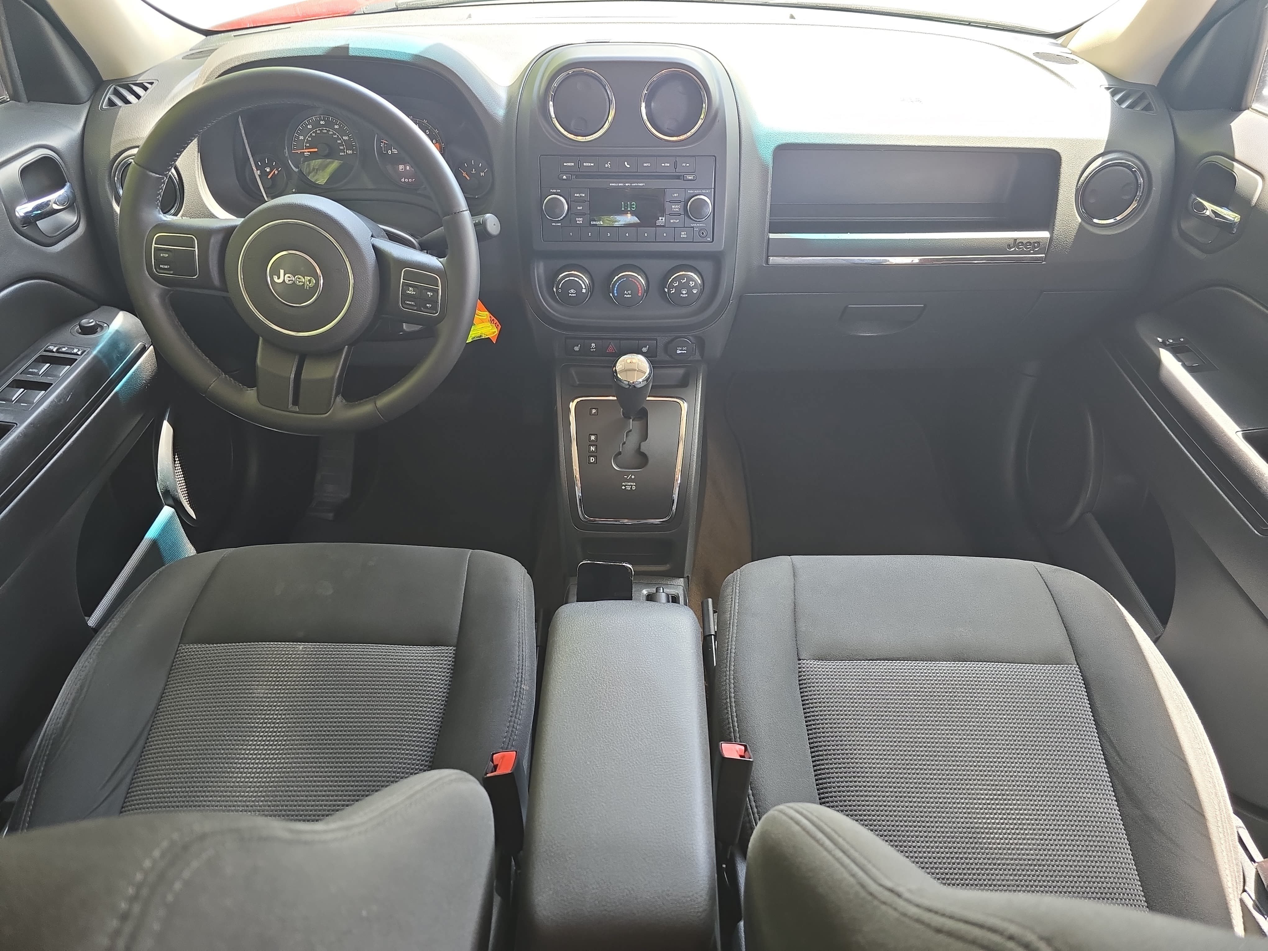 Used 2015 Jeep Patriot Latitude FWD image 9