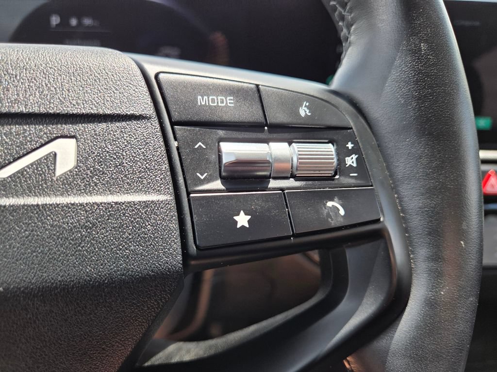 Used 2026 Kia Sportage LX FWD image 14