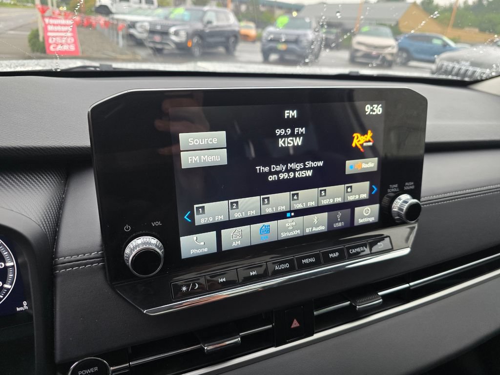 Used 2023 Mitsubishi Outlander 4WD Plug-In Hybrid image 23