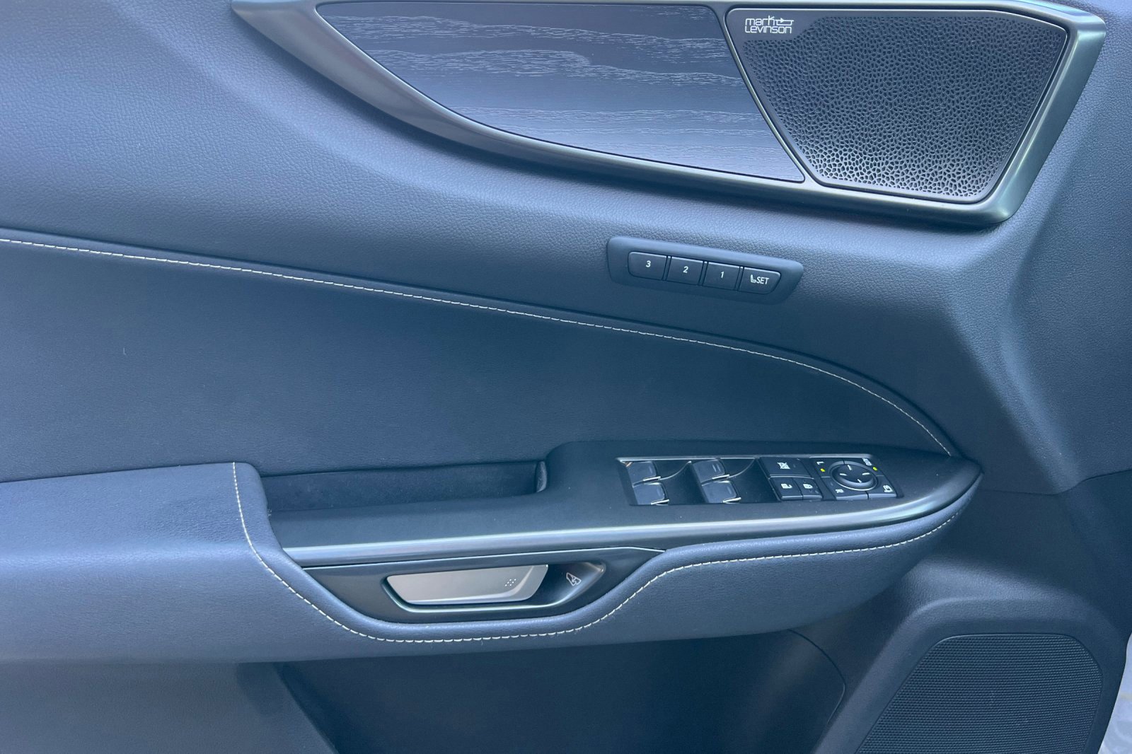 Used 2022 Lexus NX 350 AWD w/ Luxury Package image 11