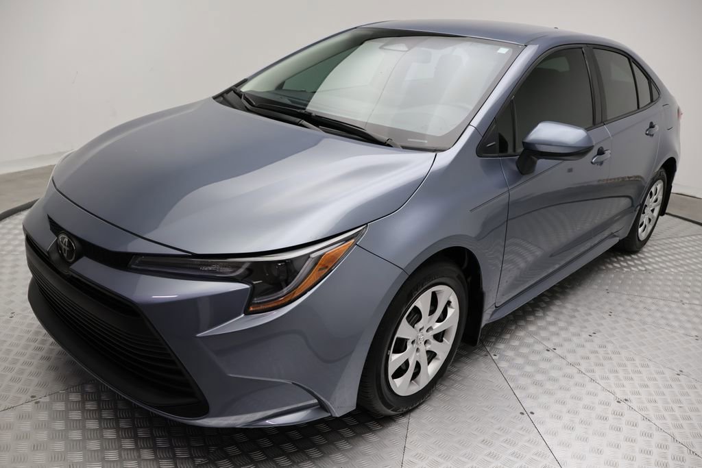 Certified 2025 Toyota Corolla LE FWD image 2