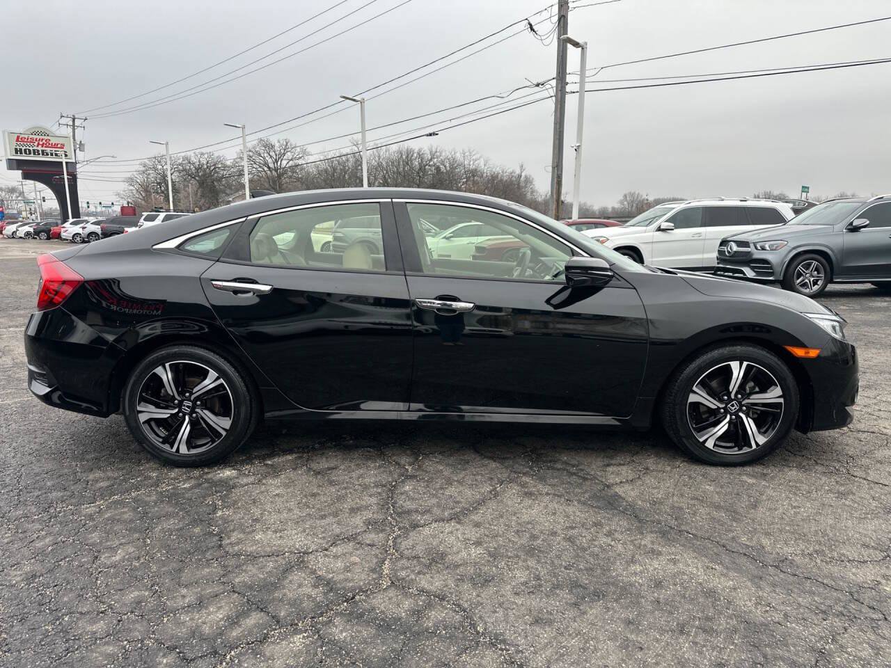 Used 2018 Honda Civic Touring image 6