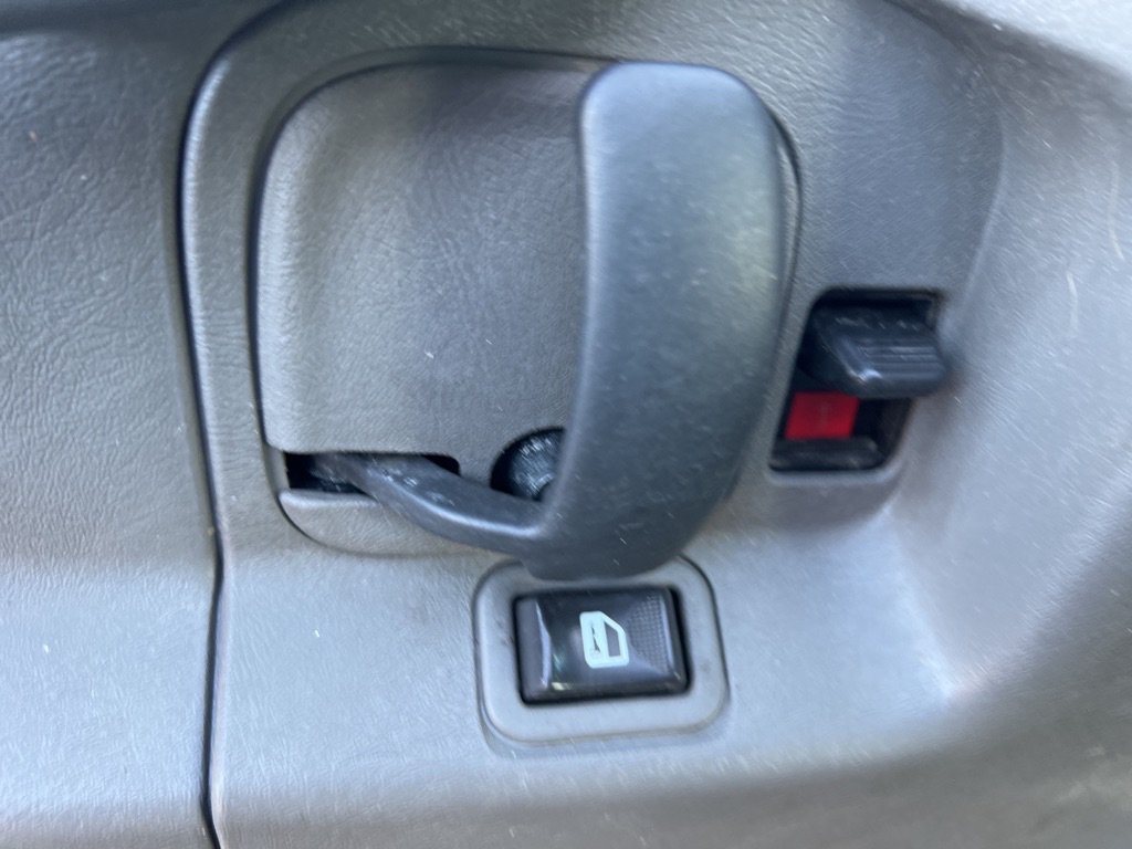 Used 2015 Chevrolet Express 2500 RWD image 23