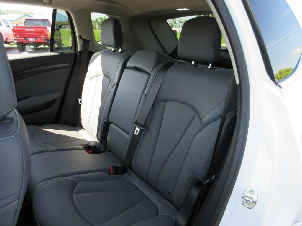 Certified 2020 Buick Envision Essence FWD image 18