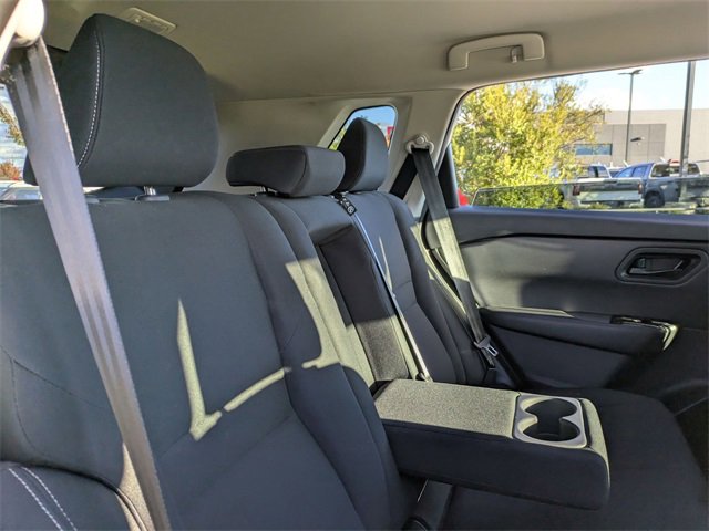 Used 2024 Nissan Rogue S image 29