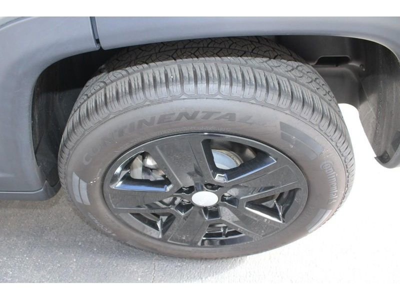 Used 2022 Jeep Compass Latitude image 9