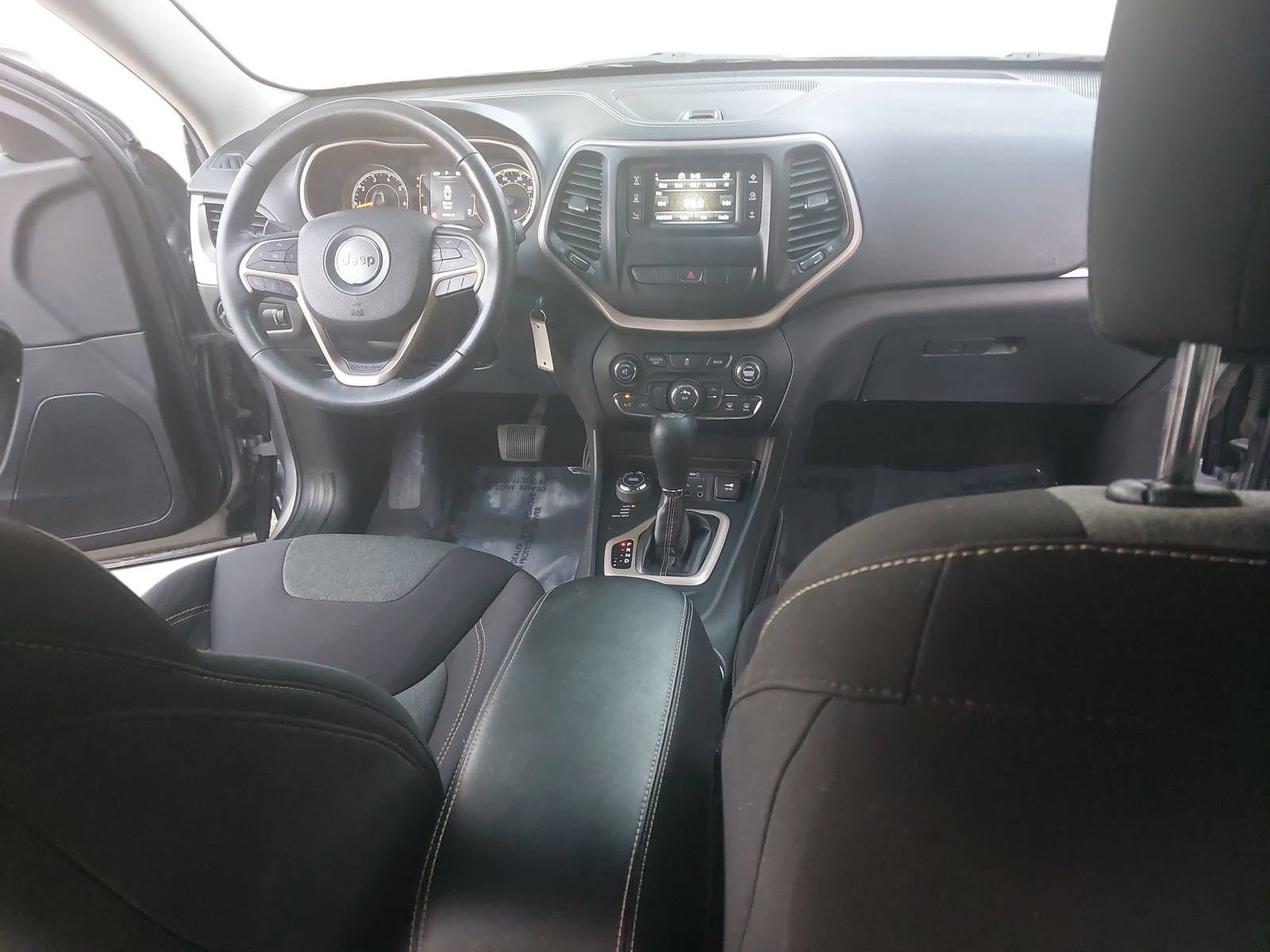 Used 2015 Jeep Cherokee Sport w/ Cold Weather Group AWD/4WD image 9