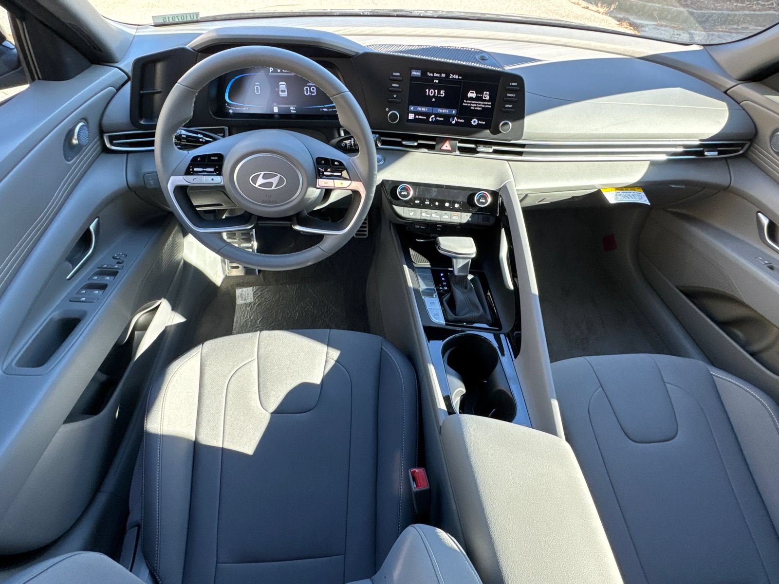 New 2026 Hyundai Elantra SEL Sport Premium FWD image 23