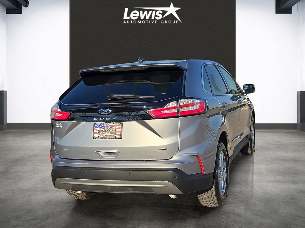 Used 2024 Ford Edge SEL w/ Convenience Package image 4