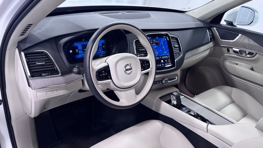 Certified 2025 Volvo XC90 T8 Plus w/ Protection Package Premier AWD/4WD image 10