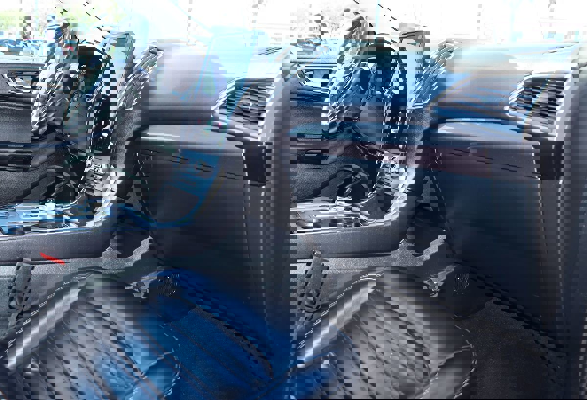 Used 2024 Ford Edge SEL image 36