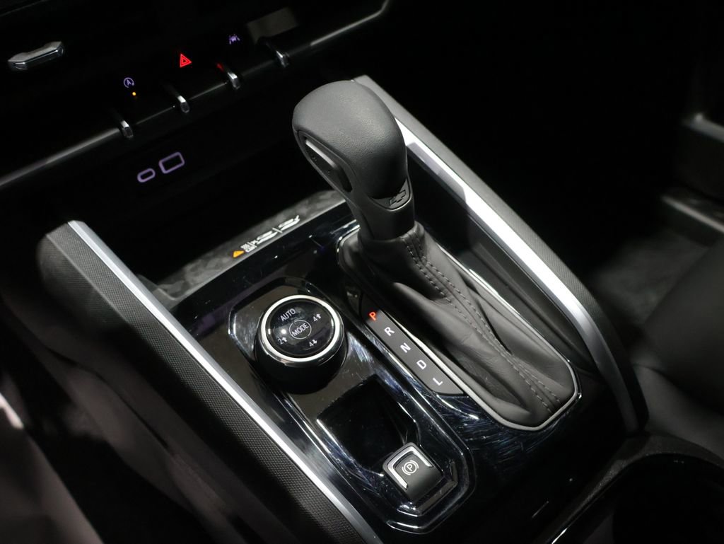 Used 2025 Chevrolet Colorado Trail Boss image 29