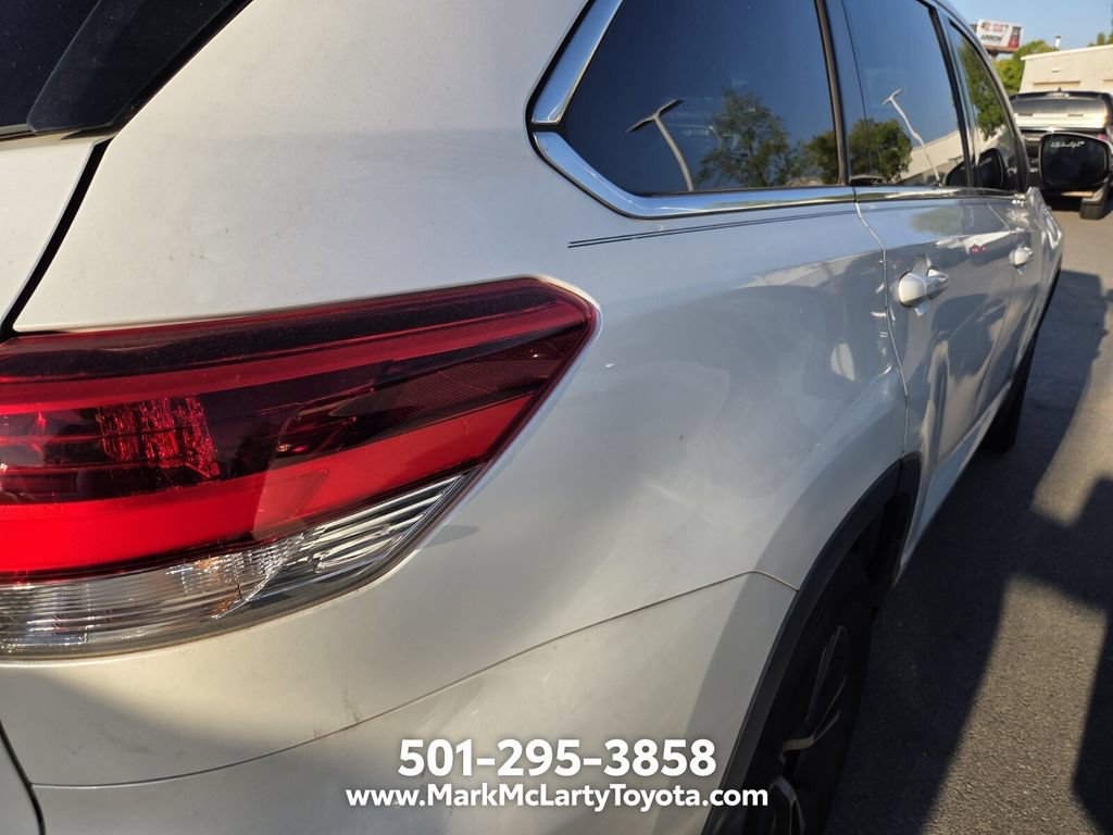 Used 2019 Toyota Highlander LE FWD image 8