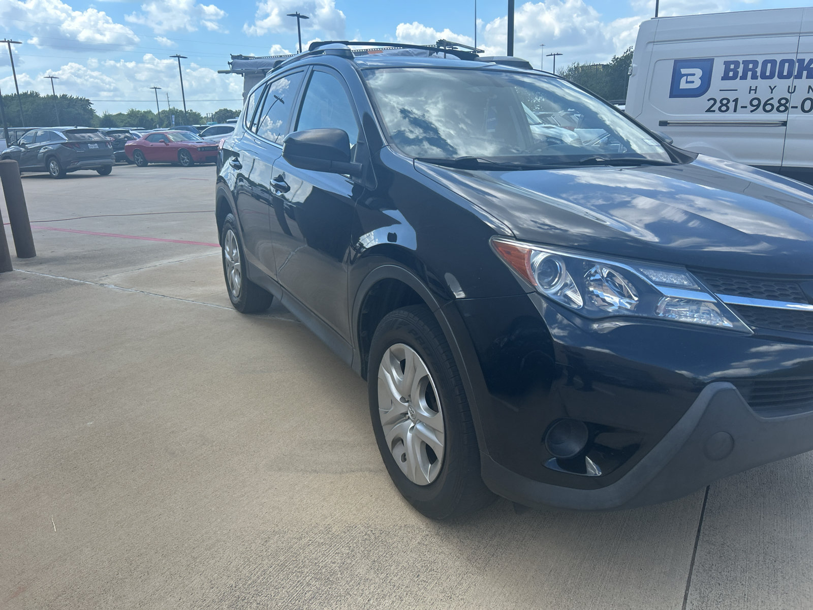 Used 2015 Toyota RAV4 LE AWD/4WD image 2