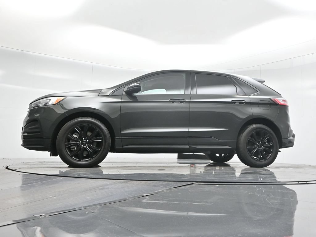 Certified 2022 Ford Edge SE w/ Black Appearance Package AWD/4WD image 8