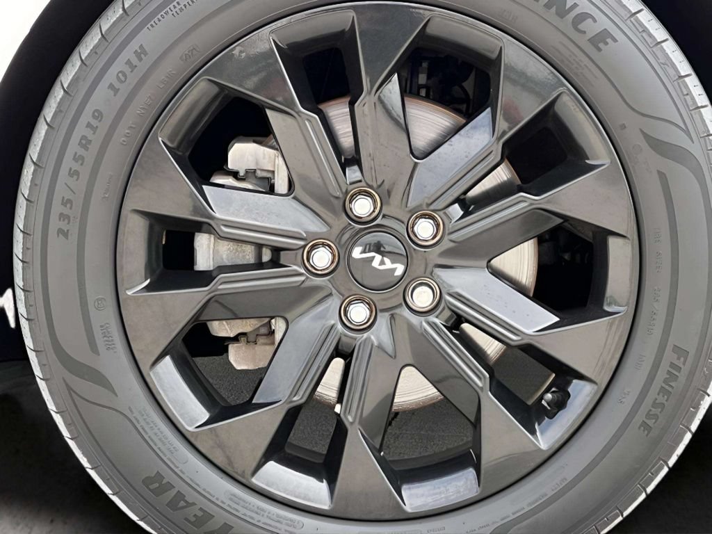 Used 2023 Kia Carnival SX Prestige FWD image 43