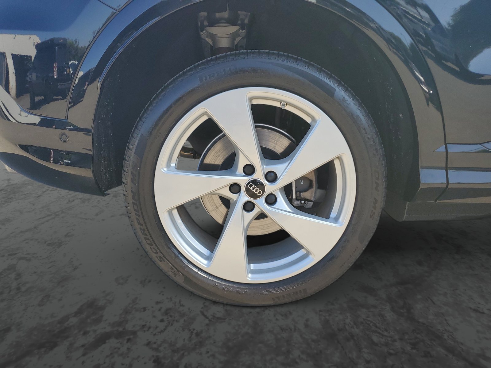 Used 2025 Audi Q5 Premium w/ Premium Plus AWD/4WD image 5
