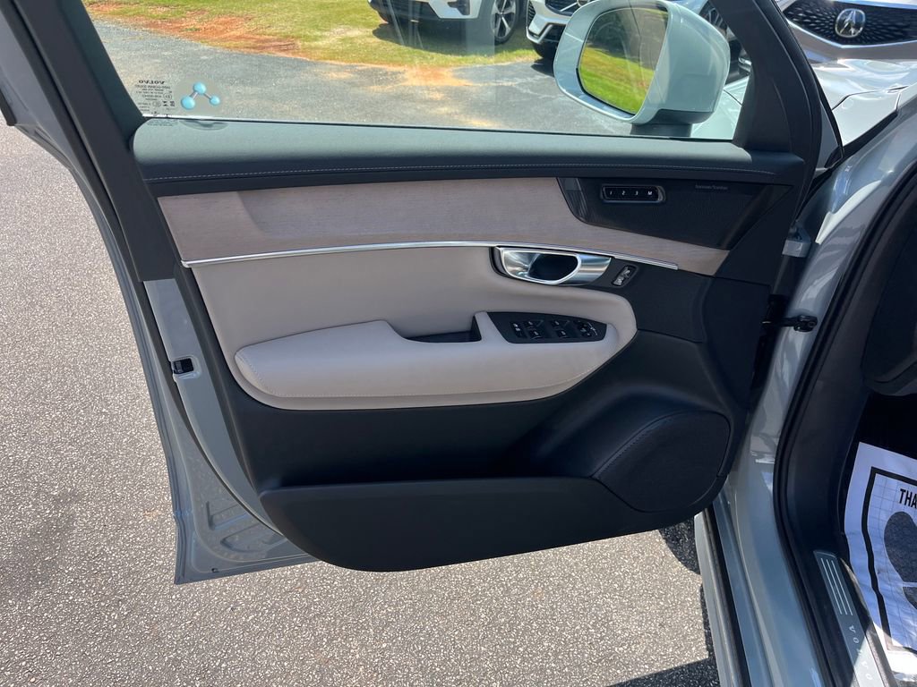 New 2026 Volvo XC90 B6 Plus w/ Protection Package Premier image 12