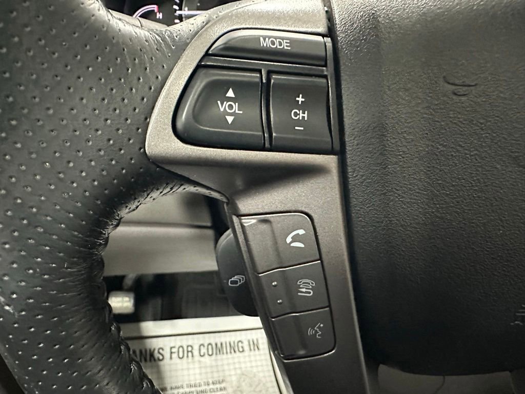 Used 2016 Honda Odyssey Touring Elite image 19