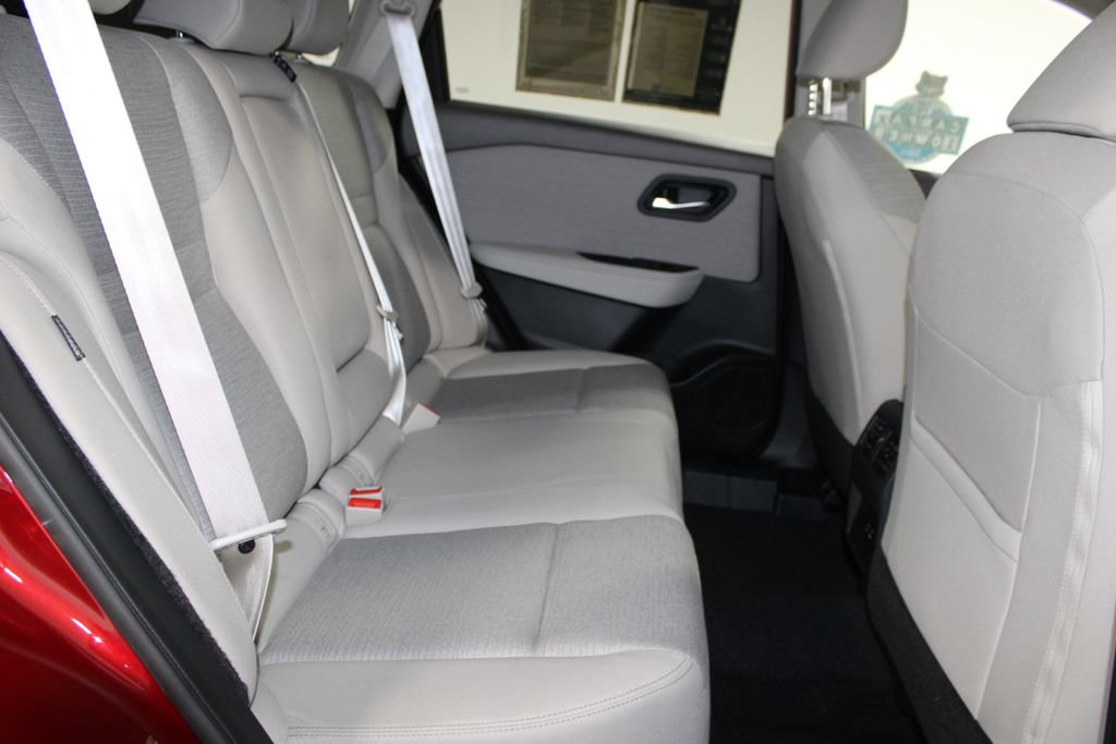 Used 2023 Nissan Rogue SV AWD/4WD image 28