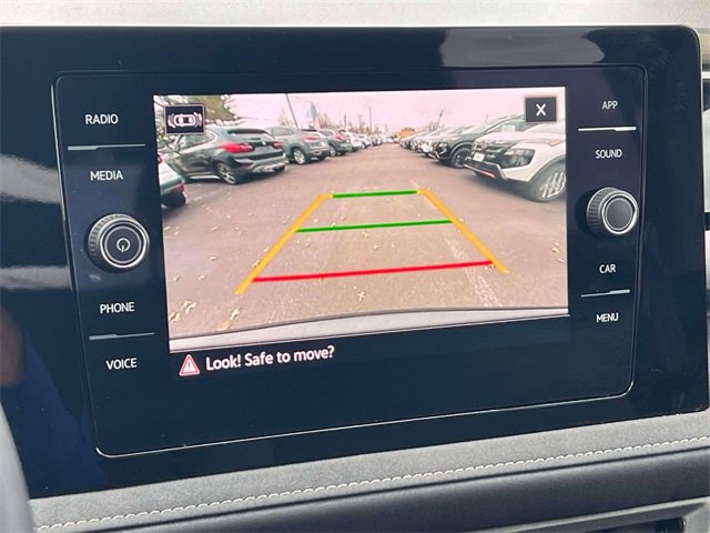 Used 2025 Volkswagen Taos SE image 33