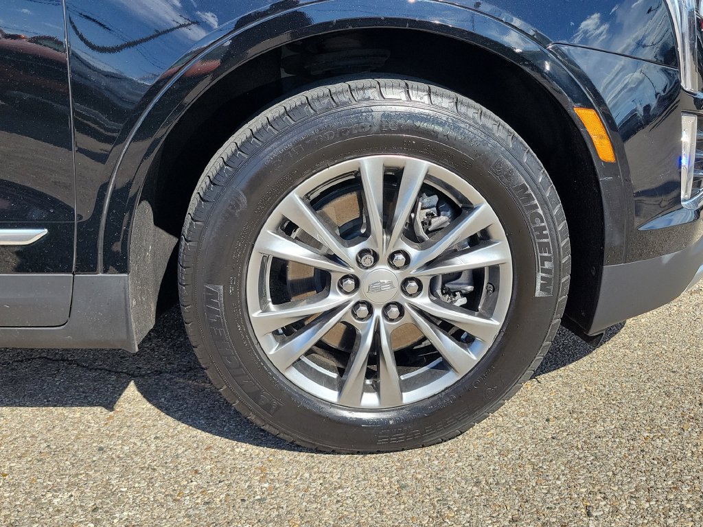 Used 2023 Cadillac XT5 Premium Luxury w/ LPO, Floor Liner Package AWD/4WD image 8