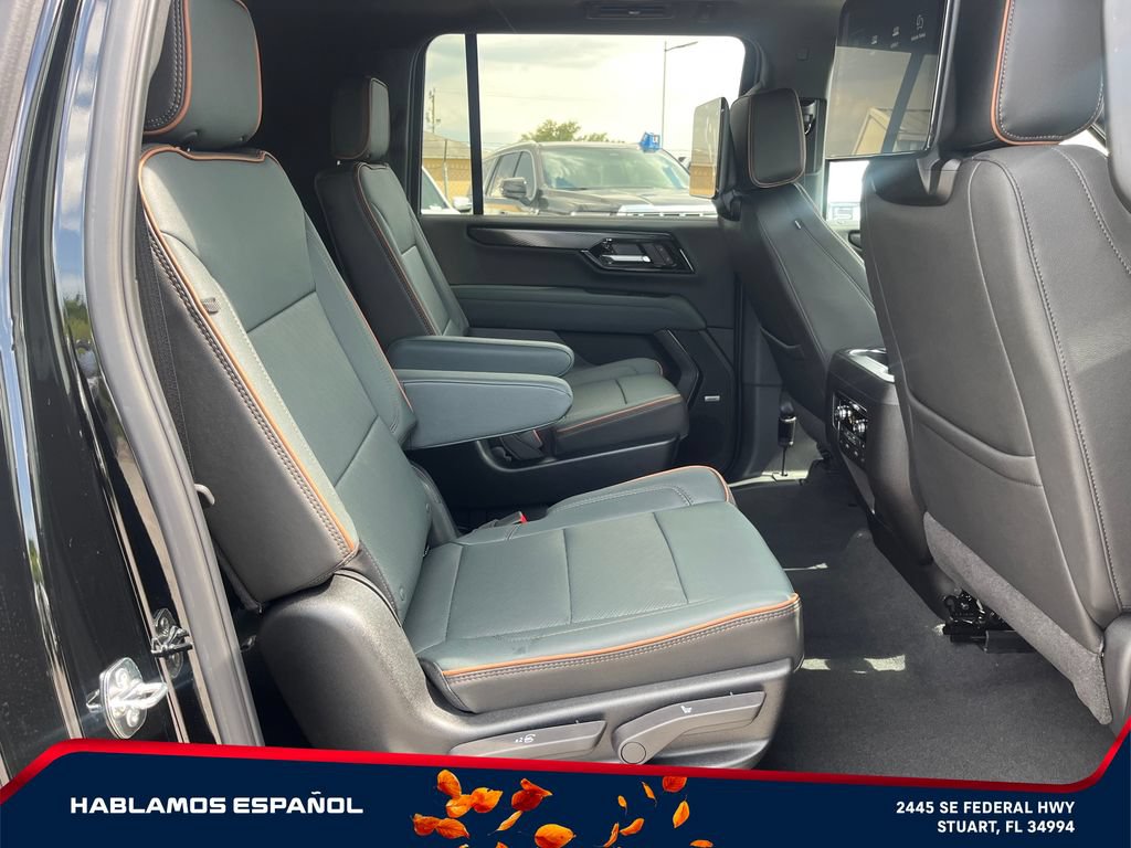 New 2026 GMC Yukon XL AT4 w/ AT4 Premium Plus Package AWD/4WD image 18