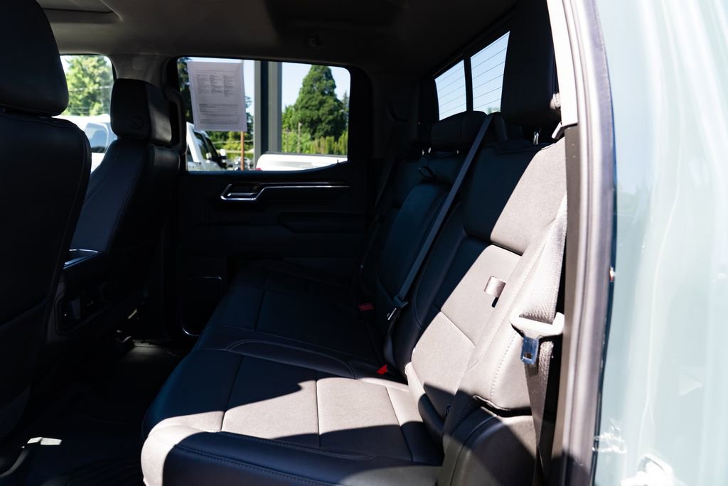 Used 2025 Chevrolet Silverado 1500 LT Trail Boss w/ Convenience Package II AWD/4WD image 20