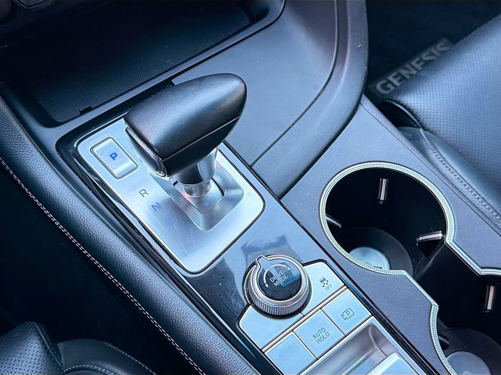 Used 2022 Genesis G70 2.0T RWD image 17