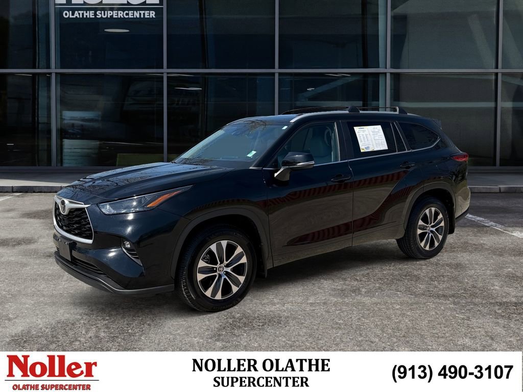 Used 2023 Toyota Highlander XLE image 1