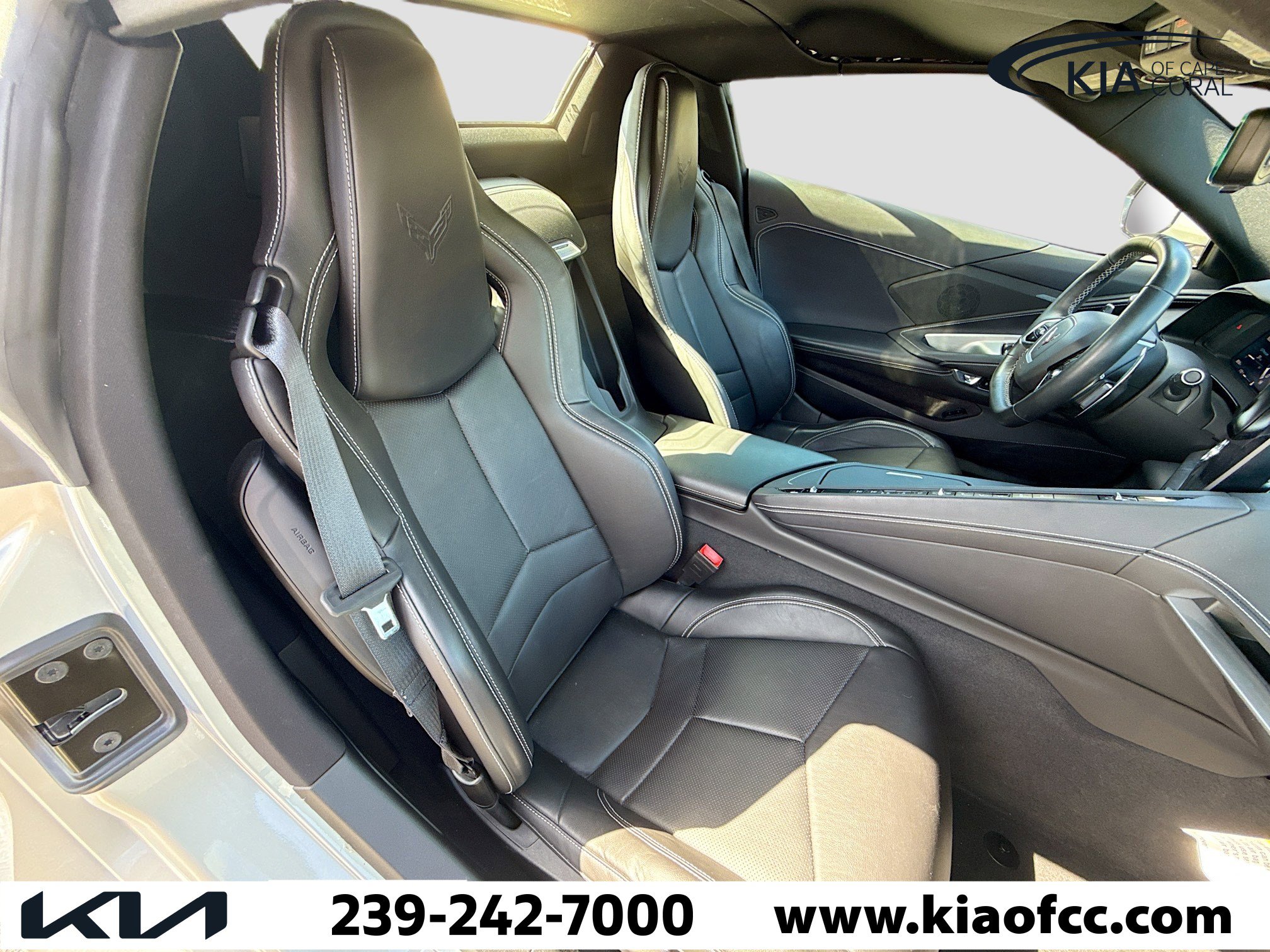 Used 2021 Chevrolet Corvette Stingray Convertible w/ 1LT image 14