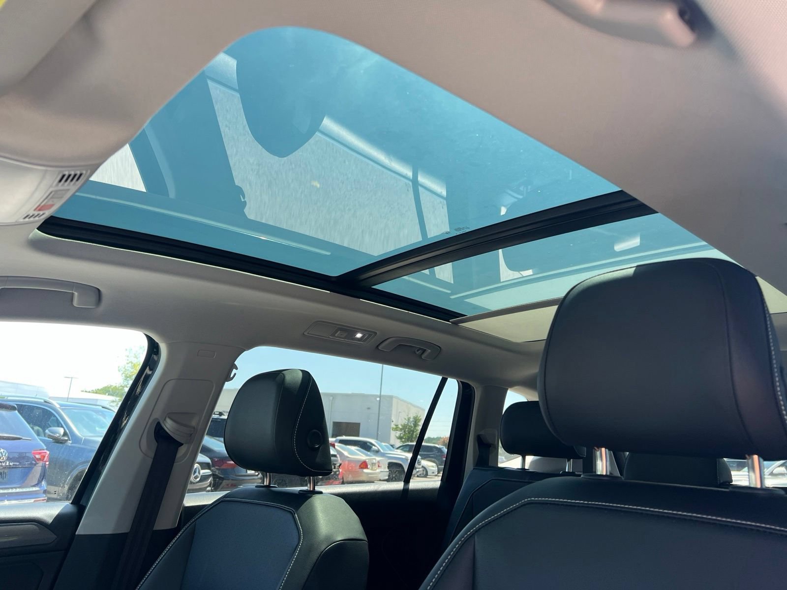 Certified 2023 Volkswagen Tiguan SE FWD image 13