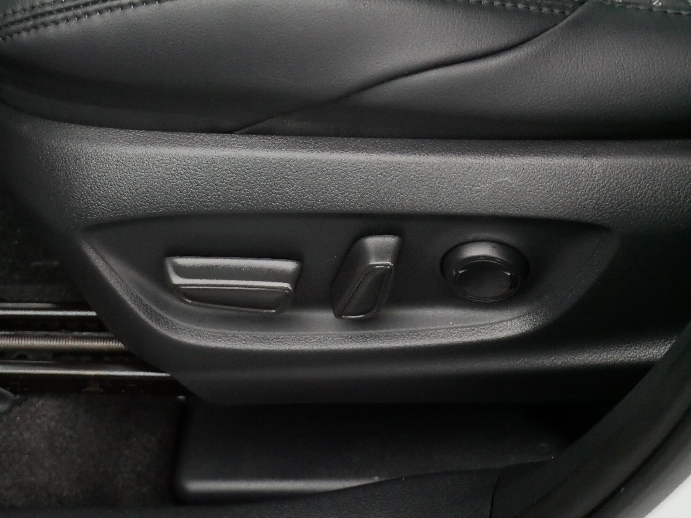 Used 2024 Toyota Corolla Cross XSE w/ Convenience Package image 20