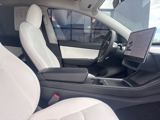 Used 2021 Tesla Model Y Performance image 12