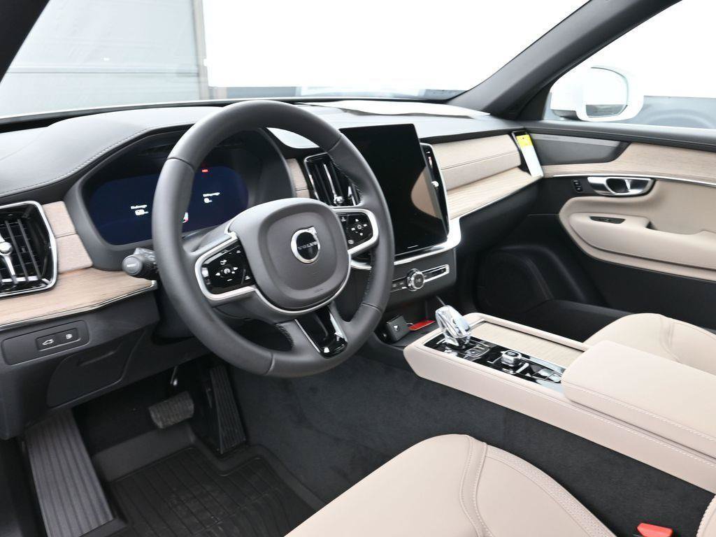 New 2026 Volvo XC90 T8 Plus w/ Protection Package Premier AWD/4WD image 7