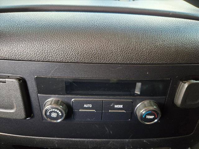 Used 2018 Chevrolet Suburban LT image 18