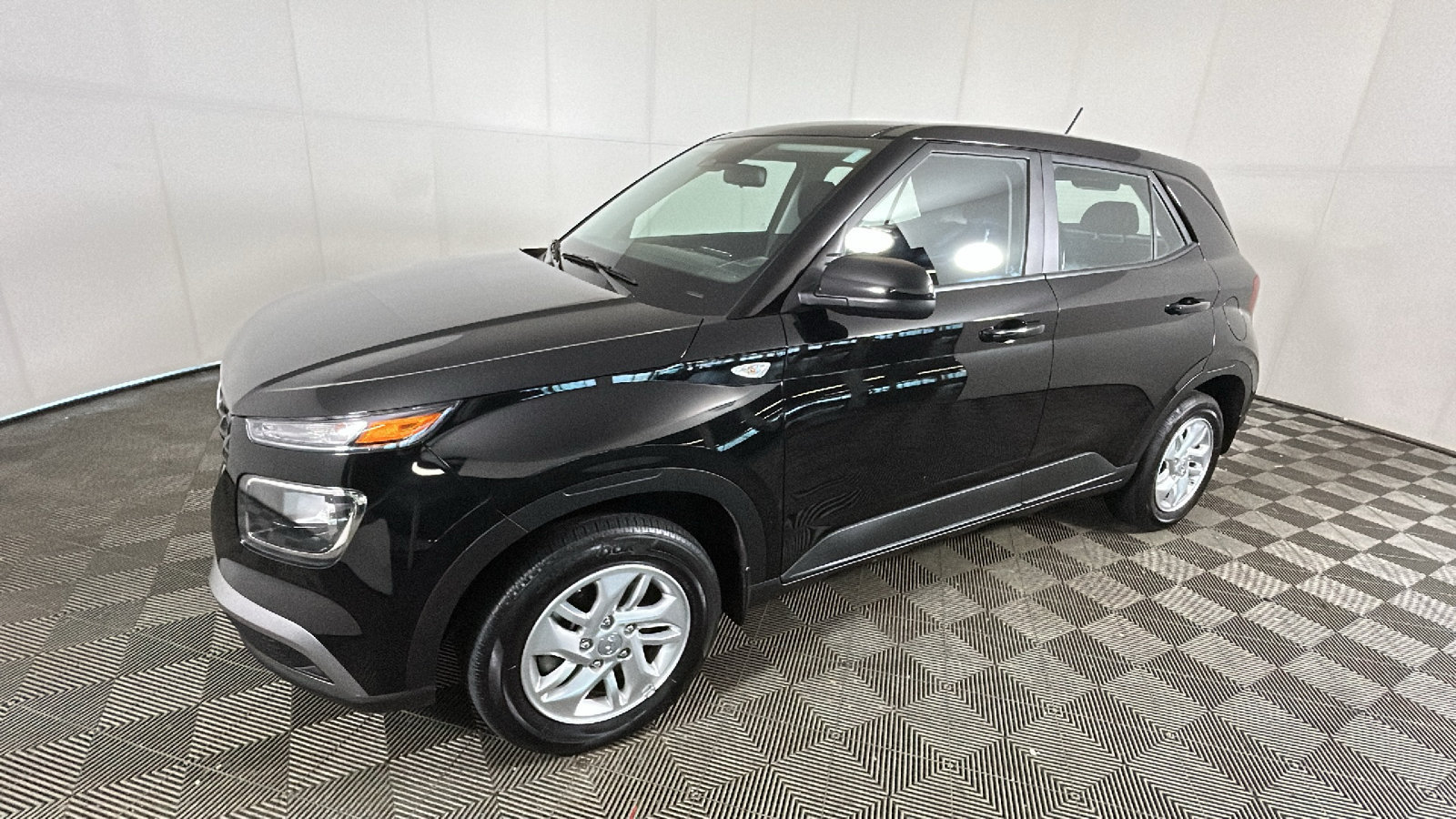 Used 2026 Hyundai Venue SE FWD image 8