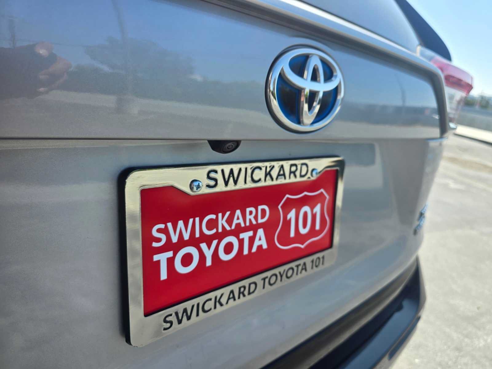 Used 2023 Toyota RAV4 XSE AWD/4WD image 13