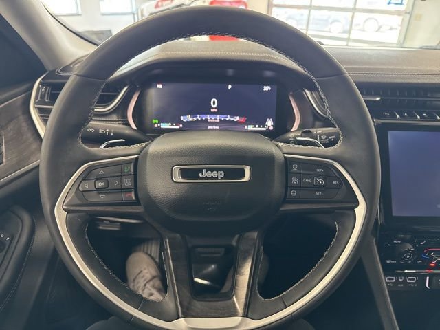 Used 2023 Jeep Grand Cherokee L Limited w/ Trailer Tow Group (B) AWD/4WD image 39