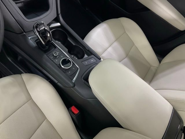 Certified 2025 Cadillac XT5 Sportv image 18