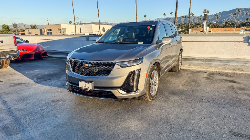 Used 2024 Cadillac XT6 Premium Luxury FWD image 4