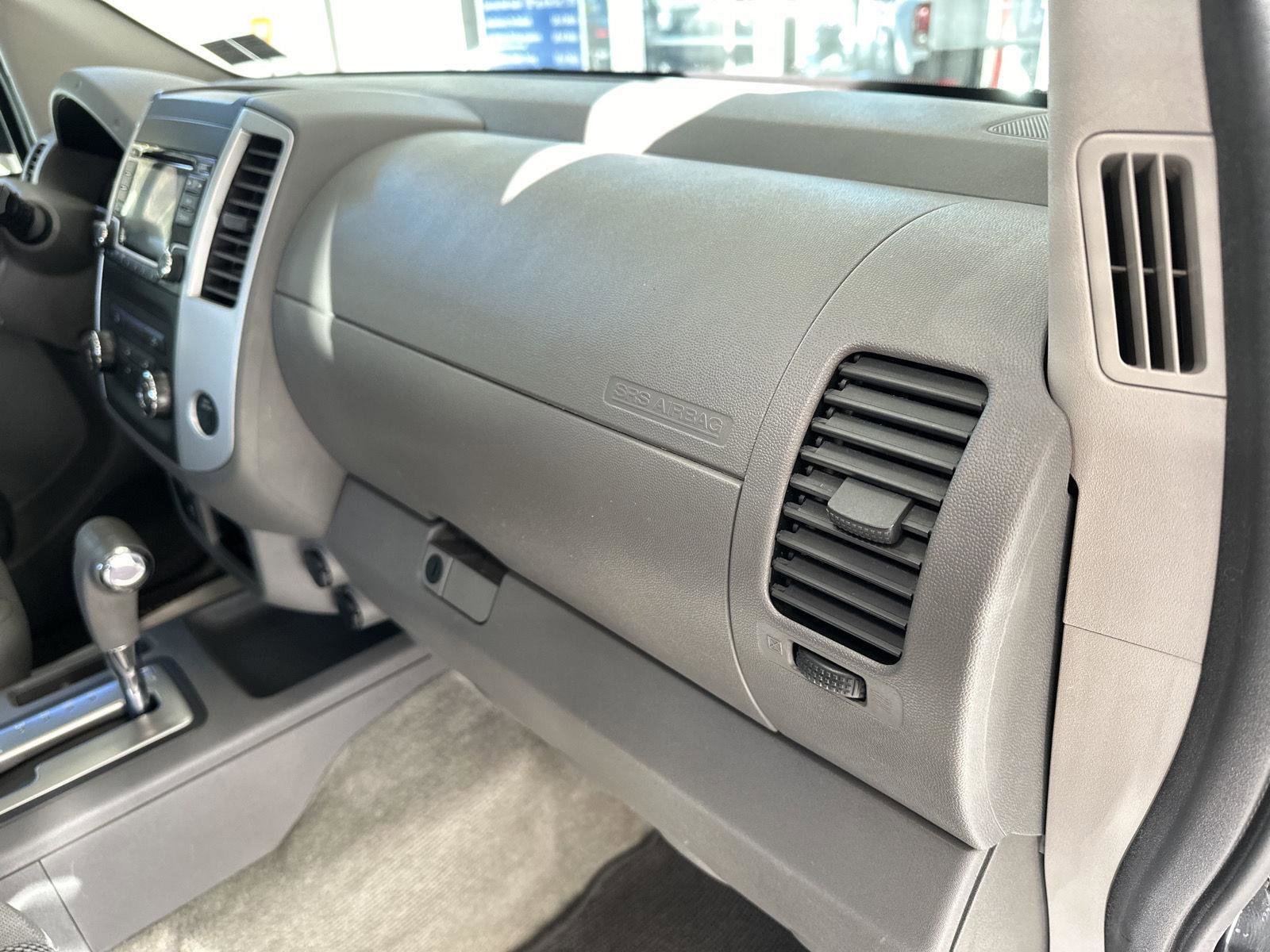 Used 2016 Nissan Frontier SV image 33