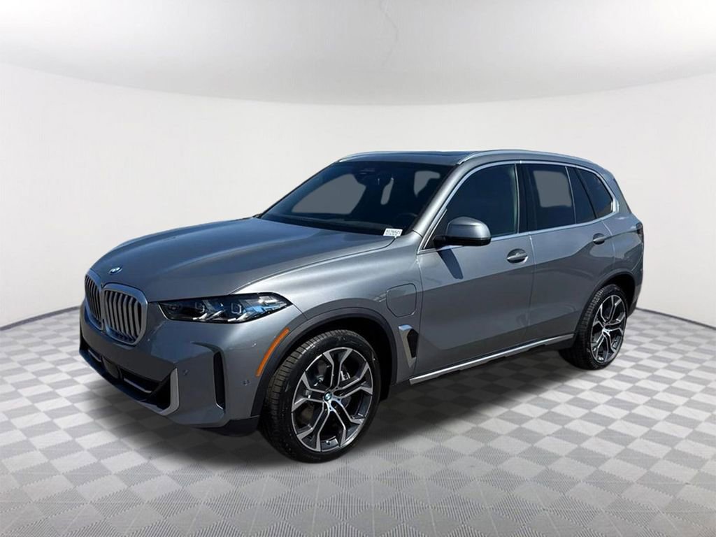 New 2026 BMW X5 xDrive50e w/ Executive Package image 2