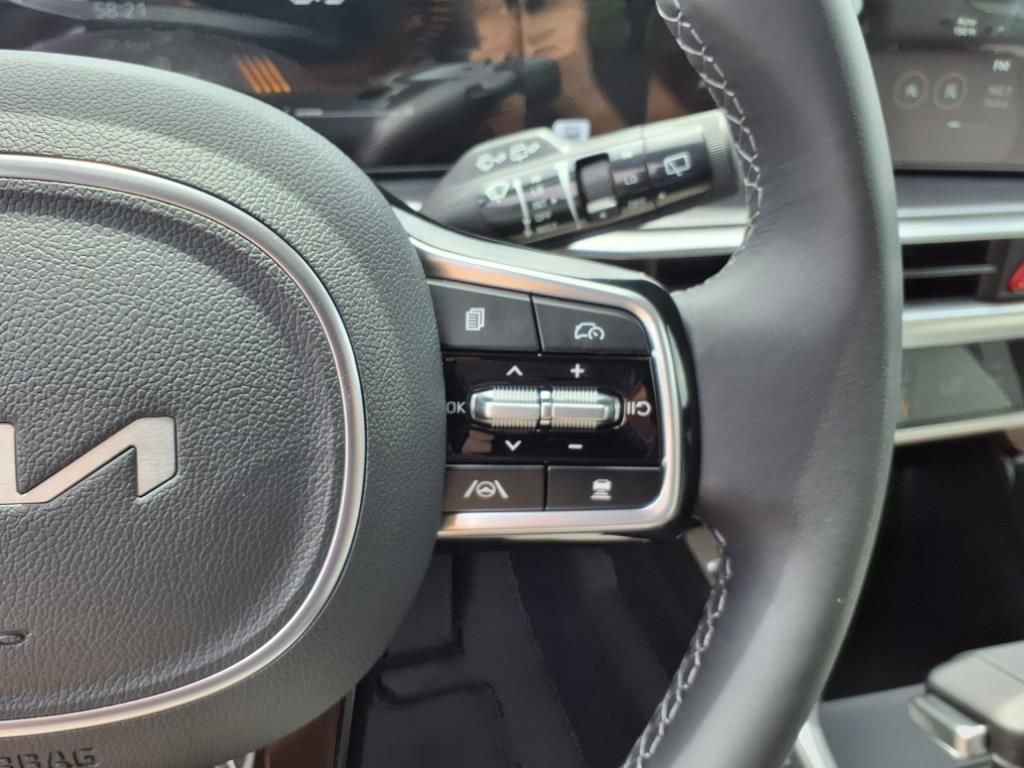 New 2025 Kia Sorento S image 21
