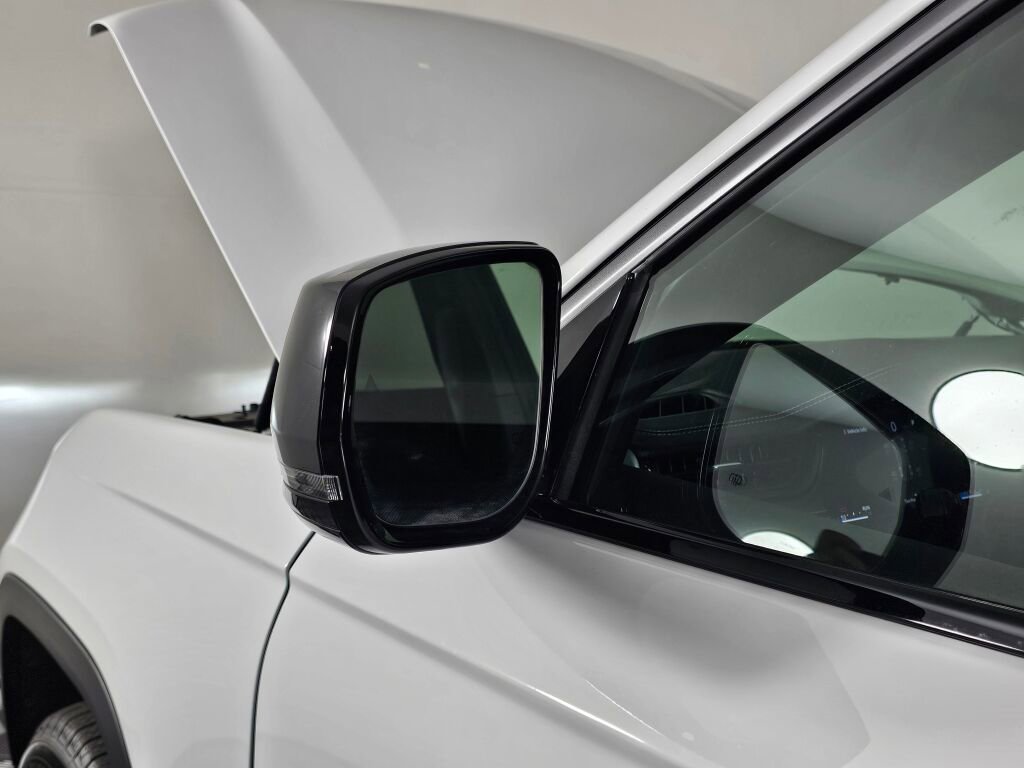 New 2026 Jeep Grand Cherokee Altitude image 10