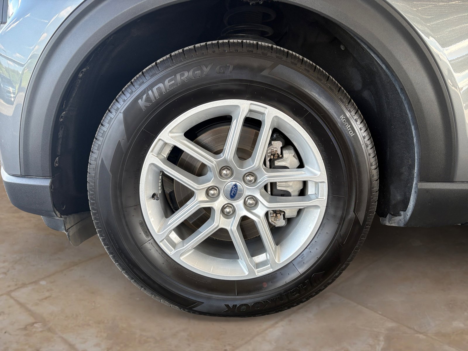 Used 2025 Ford Explorer Active RWD image 24