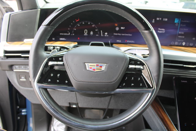 Used 2025 Cadillac Escalade Sport Platinum AWD/4WD image 18